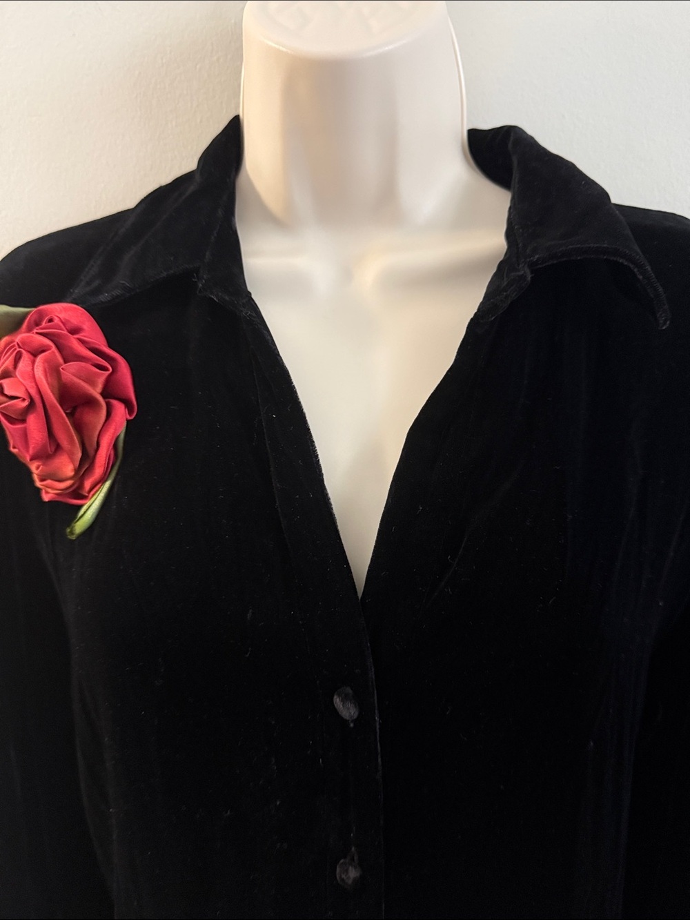 Rafaella Black Velvet Button-Down Shirt with Red Rose Pin - Picture 3 of 11